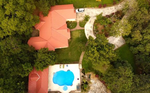 Winter Rental Getaway with River in Western Belize Cayo