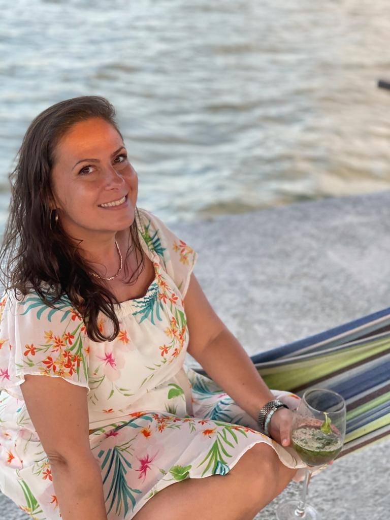 Marianna, Real estate agent