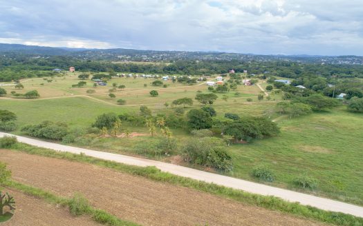 .89 Acre Roadside Bundle Lots in Santa Familia